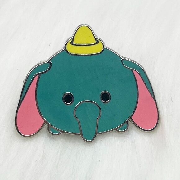 🔮 5/$25 Disney Dumbo Tsum Tsum Pin - Picture 1 of 2
